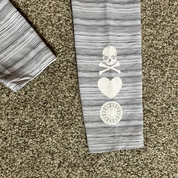 Lululemon High Times Cyber Stripe Leggings sz 4 - Picture 5 of 5